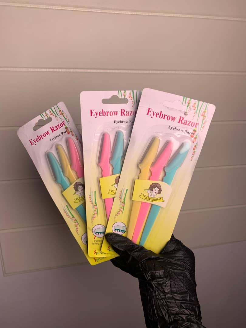 Eyebrow razor- Retail and wholesale deals available 